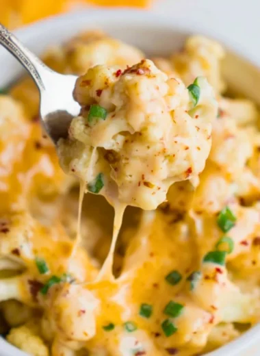 Delicious creamy cauliflower mac and cheese served in a bowl