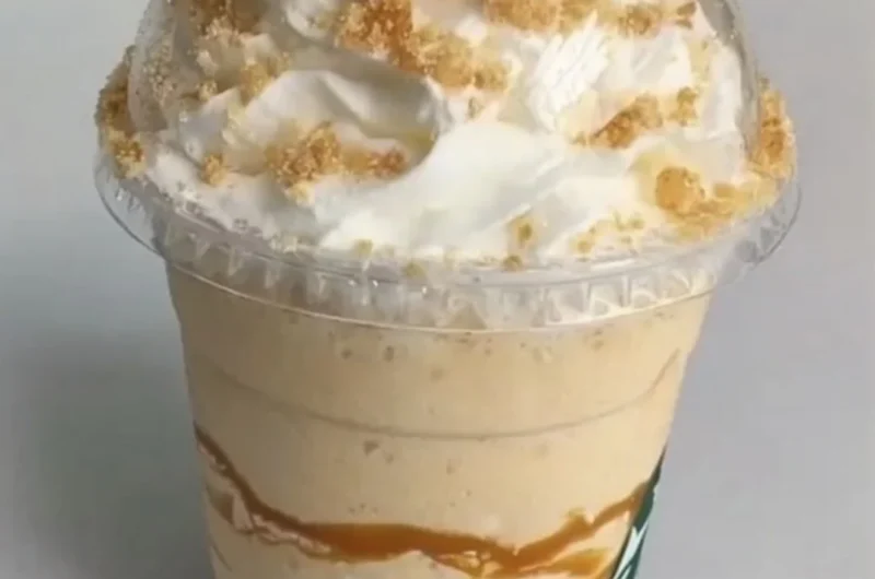 Starbucks Grande Caramel Ribbon Crunch Cream drink featured by @foodies247